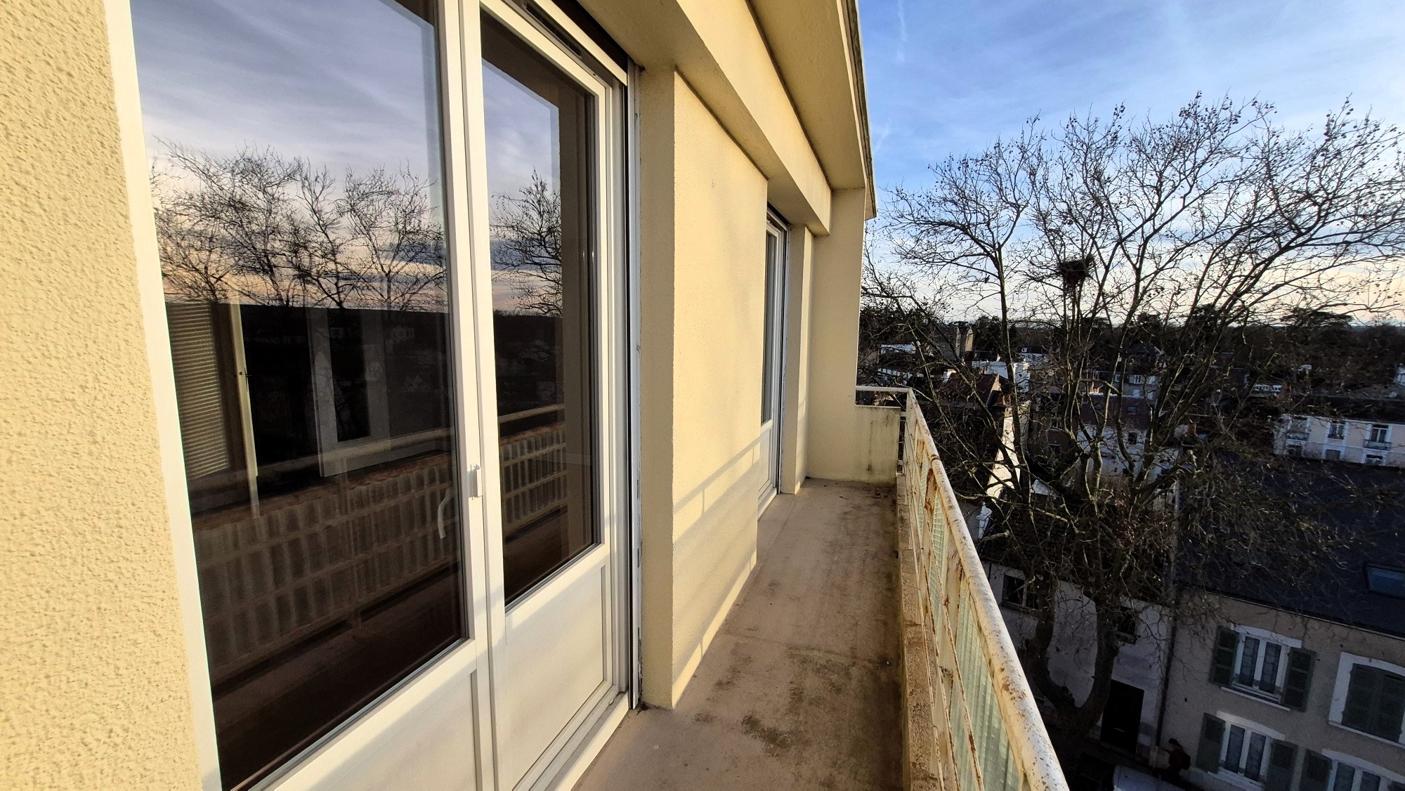 DERNIER ETAGE, VUE PANORAMIQUE , BALCONS