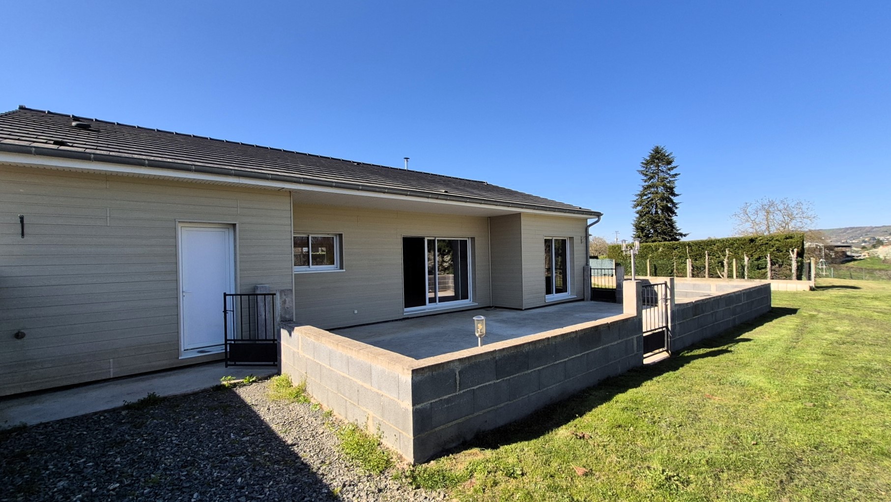 MAISON OSSATURE BOIS DE 2020, ETAT NEUF!