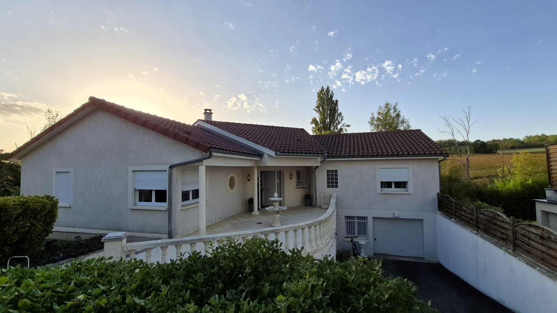 EXCLUSIVITÉ - BELLE VILLA CREUZIER LE VIEUX